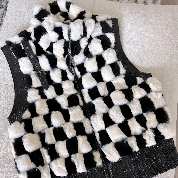 Unique Checker Rabbit Fur Vest - Picture 1 of 2